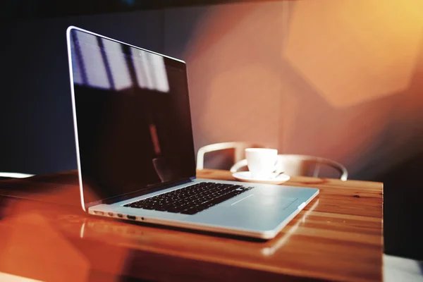 Laptop computer with copy space screen — Stockfoto