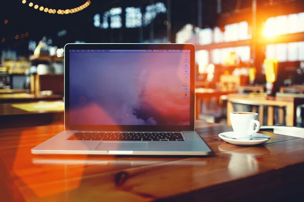 Laptop computer with copy space screen — Stockfoto