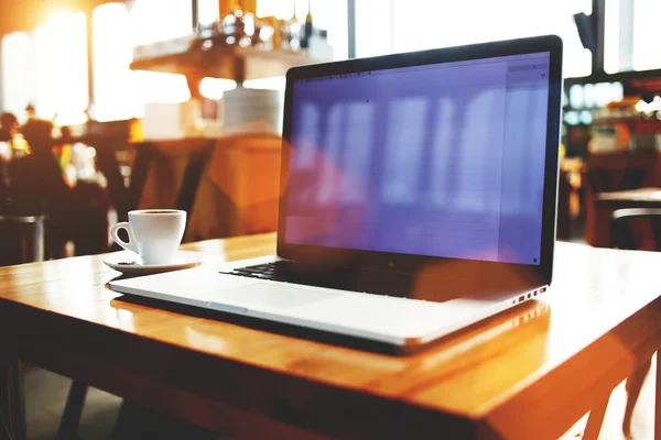 Laptop computer with copy space screen — Stockfoto