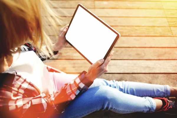 Hipster girl using touch pad — Stock Photo, Image