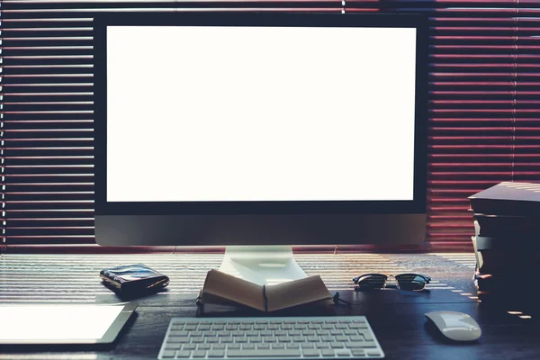 Work space with pc computer  and digital tablet — Stockfoto