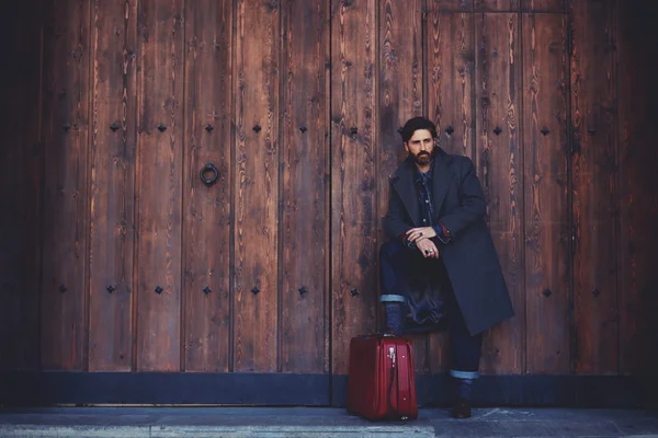 Trendy bearded man posing outdoors — Stock Photo, Image