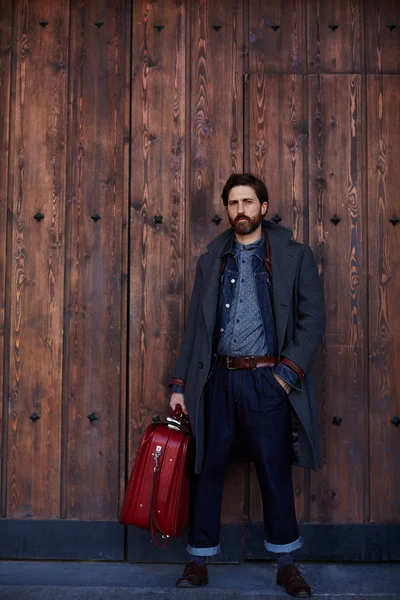 Trendy bearded man posing outdoors — Stok fotoğraf