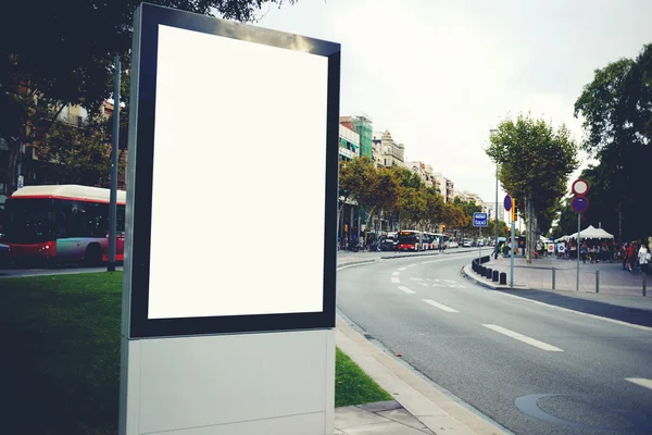 Pusty billboard z przestrzenią do kopiowania — Zdjęcie stockowe