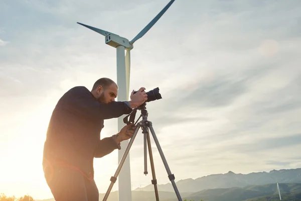 Man professional geo-desist at work — Stockfoto