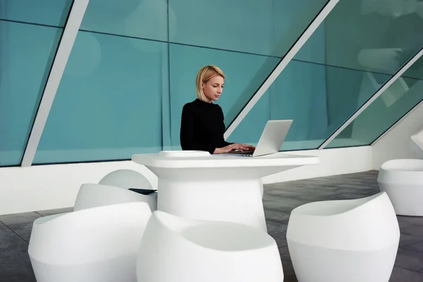 Woman designer developing new project — Stock Photo, Image