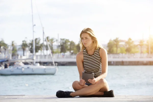 Woman holding digital tablet — Stock Photo, Image