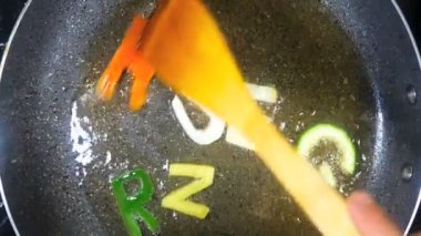 Stir-Frying karışık alfabesi harfleri, word açlık