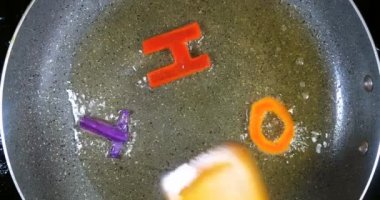 Stir-Frying karışık Alfabe harf, kelime sıcak