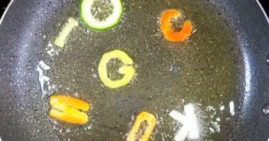 Karışık alfabesinde geçerli olan harfleri stir-frying, yemek kelime