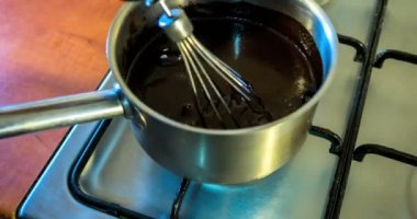 Kremalı çikolata eritme