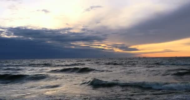 Mar Báltico puesta de sol playa, 4k timelapse — Vídeo de stock