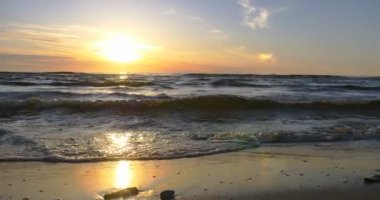 günbatımı ve plaj 4k