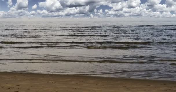 Spiaggia di sabbia nel Mar Baltico, Riga Lettonia — Video Stock