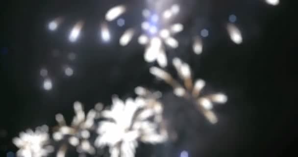 Rozmazané světla víla z aplikace fireworks pozadí. — Stock video