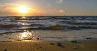 günbatımı ve plaj 4k