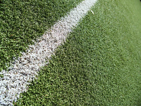 Campo de fútbol hierba en el verde —  Fotos de Stock