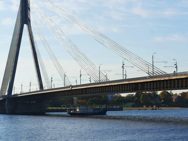 Nehir Daugava Vansu Köprüsü — Stok fotoğraf