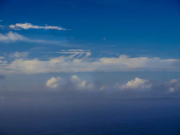 Vackert hav och moln himmel — Stockfoto