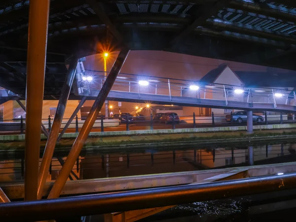 Ponte pedonal em Tullamore, Irlanda à noite — Fotografia de Stock