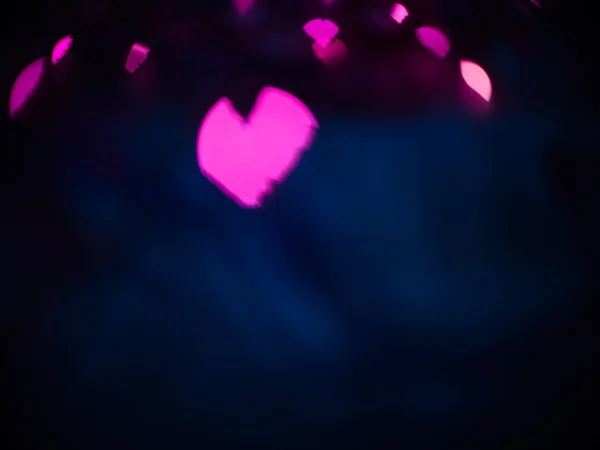 Na zeleném pozadí bokeh, den svatého Valentýna — Stock fotografie