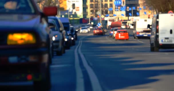 embouteillages flous dans la ville, la route, les heures de pointe 