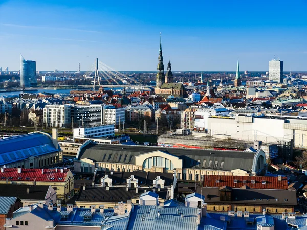 Riga, Lettország - panoráma, a rigai óvárosban. — Stock Fotó