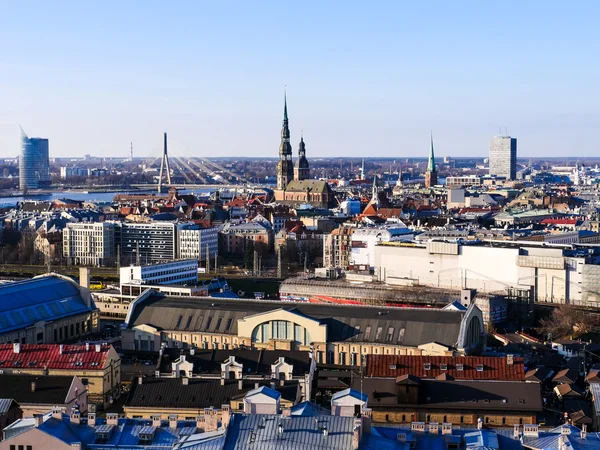 RIGA, LATVIA - Panorama del casco antiguo de Riga . —  Fotos de Stock