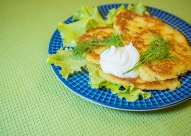 patates pankakes krem frache ile