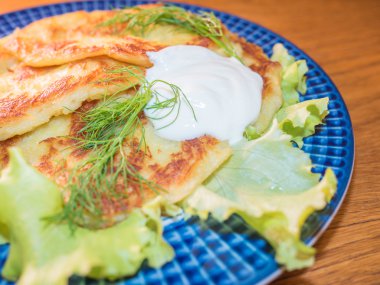 patates pankakes krem frache ile