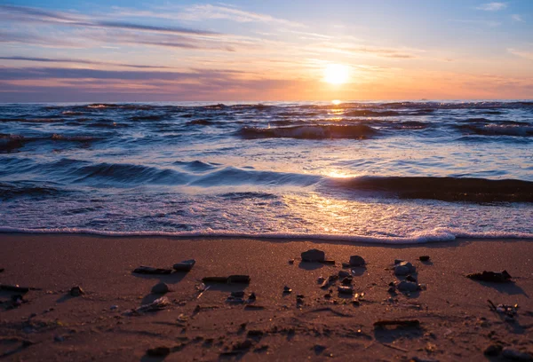 Mar por do sol, praia e céus — Fotografia de Stock