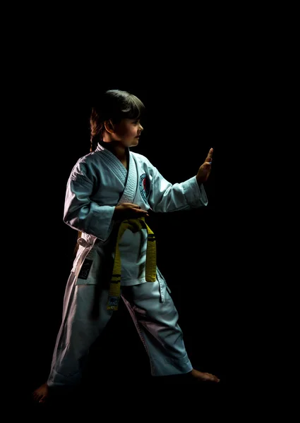 kimono kullanmada güzel kız portresi