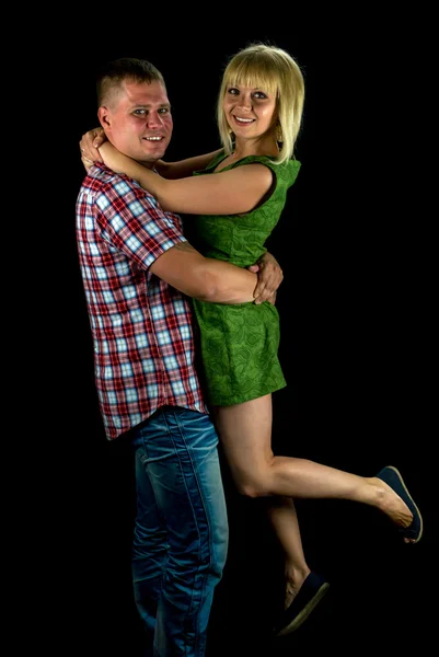 Jovem casal feliz no amor estúdio foto — Fotografia de Stock