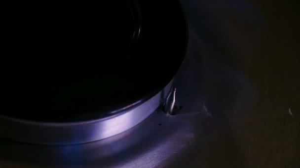 Gas burner dark background — Stock Video