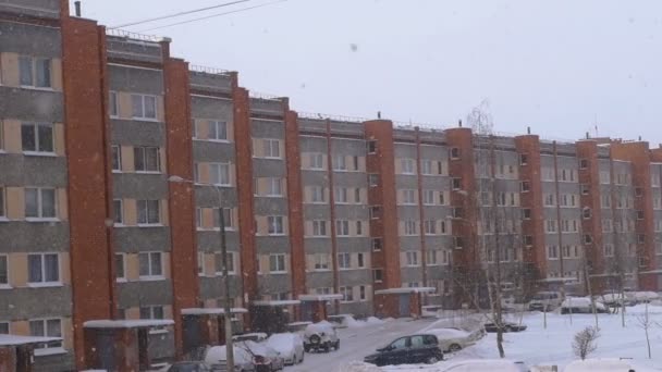 유럽에서 사회주의 시대 아파트 블록. — 비디오