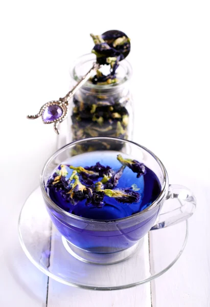 蓝色的蝴蝶豌豆茶 — 图库照片
