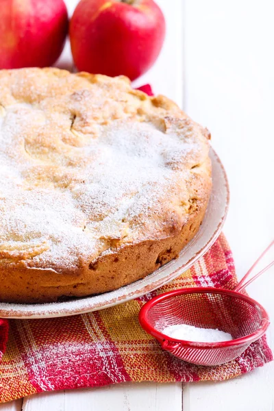 Яблочный пирог с сахаром — стоковое фото