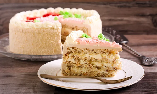 Smör grädde dekorerad tårta — Stockfoto