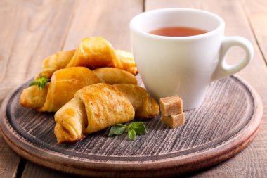 Kruvasan tarçın ile 