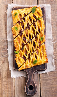 Kuru üzüm ve tarçın pasta kafes pasta 