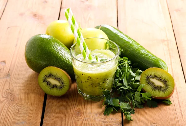 Note di alimentazione - smothie di vitamina verde — Foto Stock