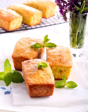 Nane dekorasyon ile Mini somun kek 