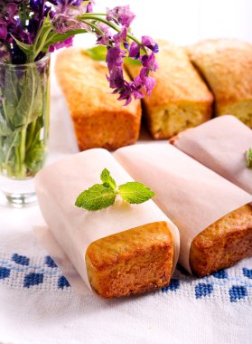 Nane dekorasyon ile Mini somun kek