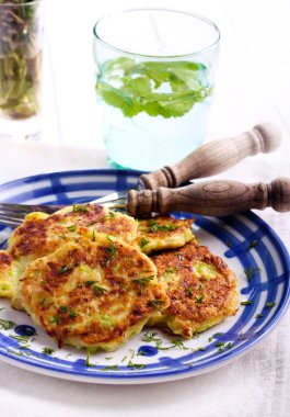 İle kıyılmış dereotu kabak börek 