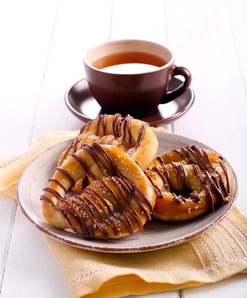 Mjuk pretzels med sesamfrön — Stockfoto