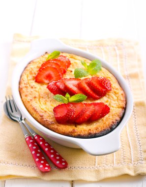 Ricotta Peynirli sufle bir teneke içinde 