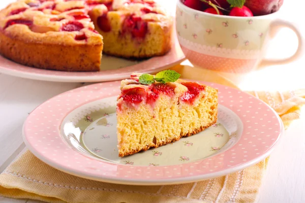 Fruit and berry cake, sliced — Stock Photo, Image