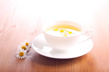 Bir fincan papatya çayı. 