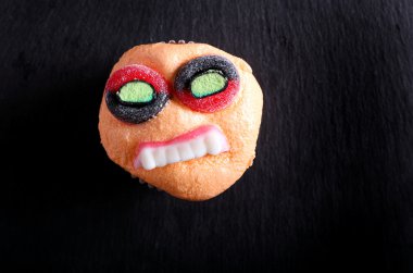 Cadılar Bayramı dekore kek 