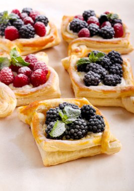 Puf böreği kek krem dolgulu 